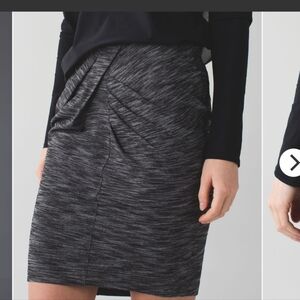 #40 Lululemon &go Where-To Skirt Heathered Black Size 8